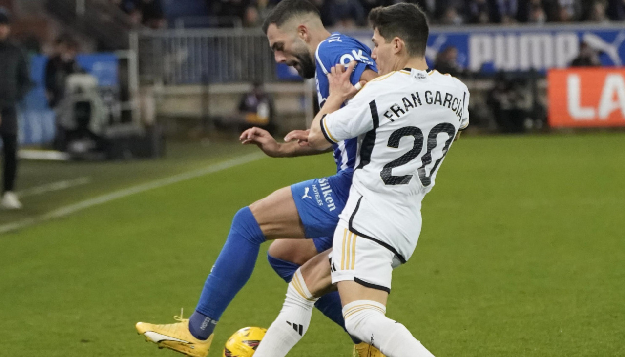 Fran García, durante un encuentro con el Real Madrid