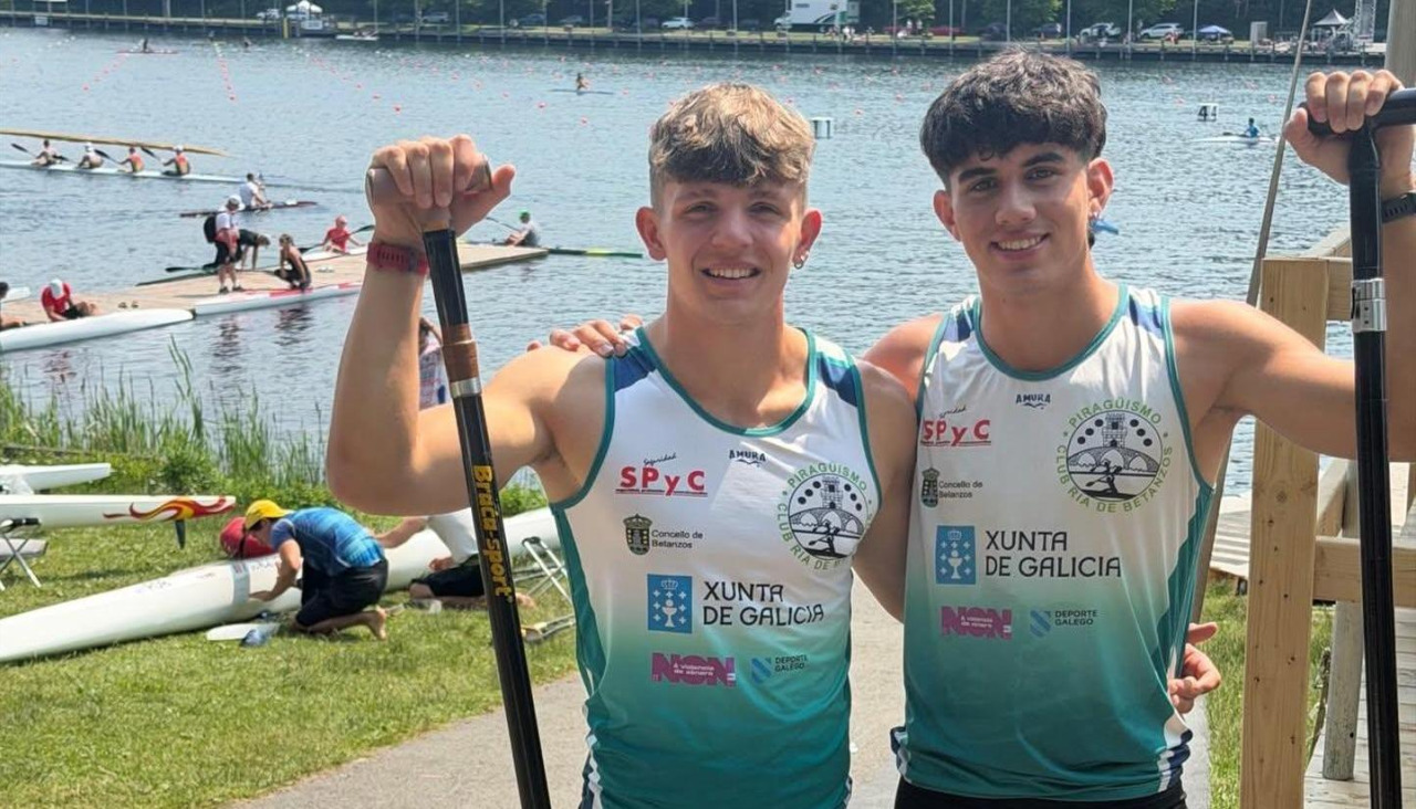 Antón Lagares y Javi Cid en Halifax (Canadá), donde disputarán el Campeonato del Mundo júnior de piragüismo