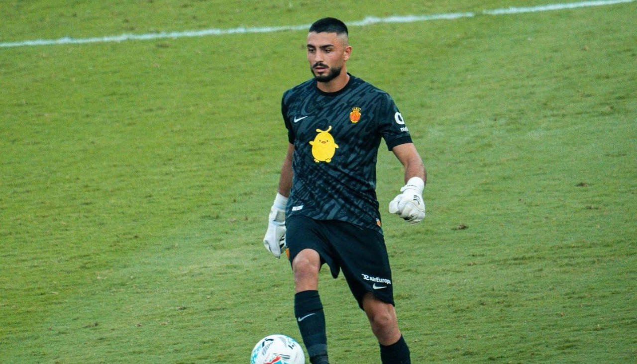 Leo Román en un partido con el MallorcaEl portero del Mallorca, Leo Román