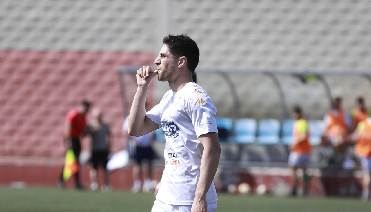 Álvaro Rey celebra su gol contra el Céltiga en A Grela