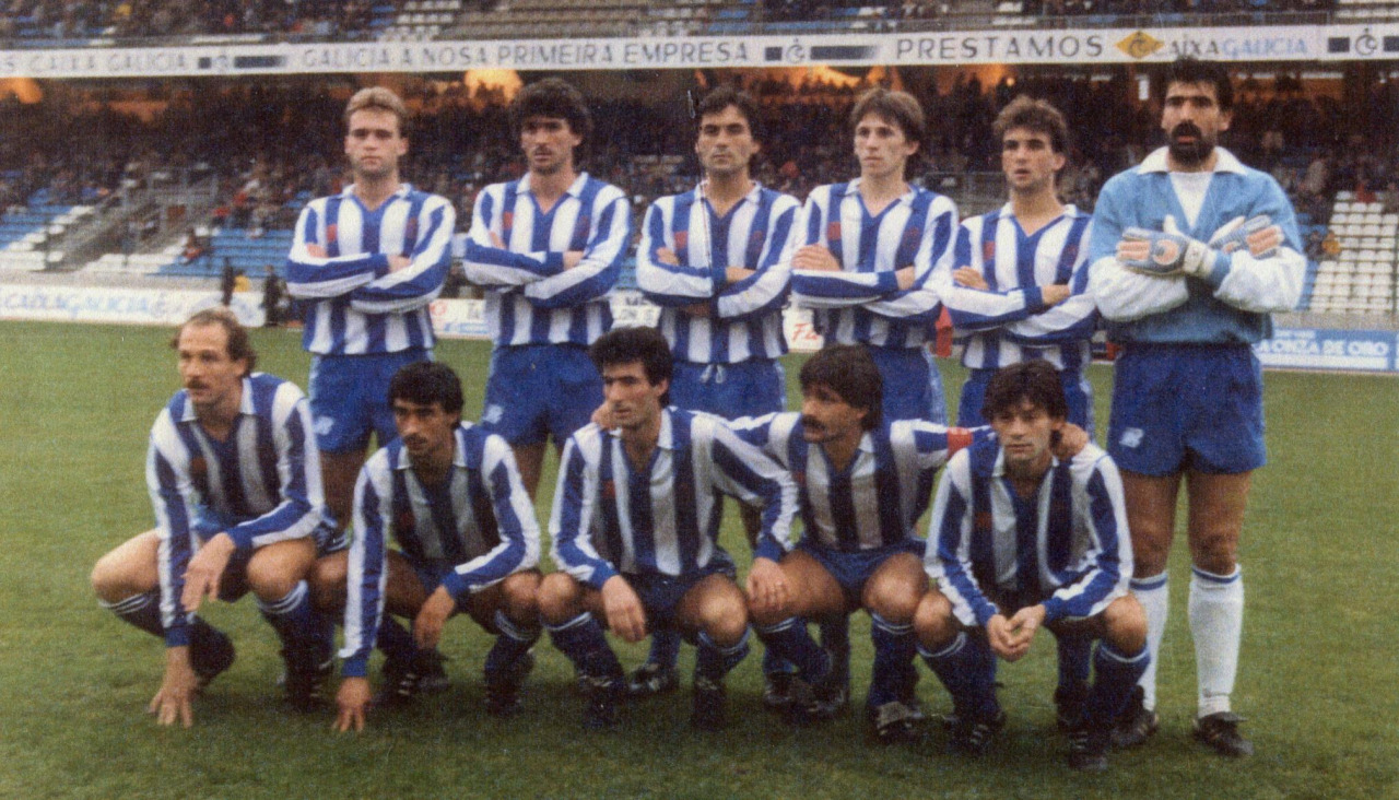 El once del Deportivo que estrenó la camiseta Rafrei en 1987