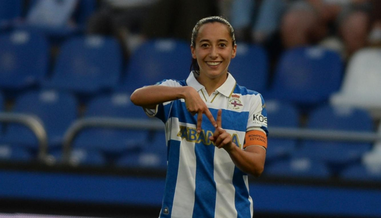 Paula Gutiérrez celebra su gol ante el Espanyol en Riazor