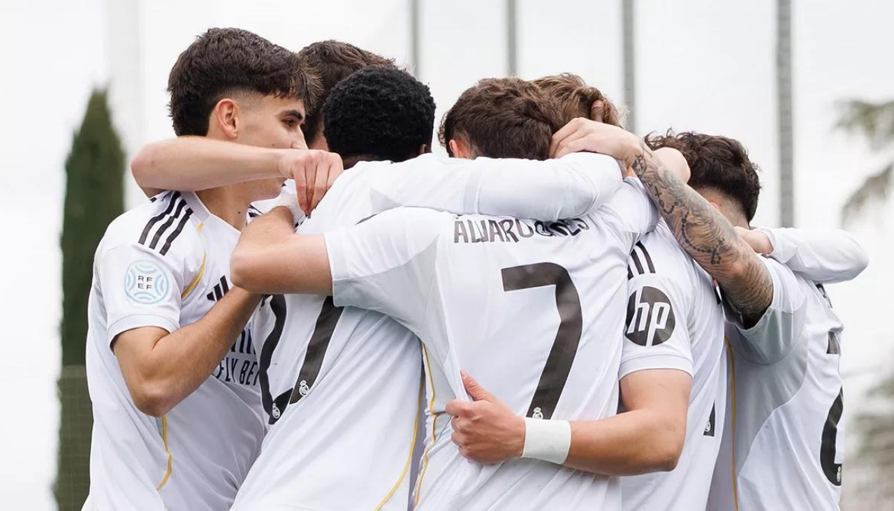 Los jugadores del Real Madrid C celebran un gol de esta temporada