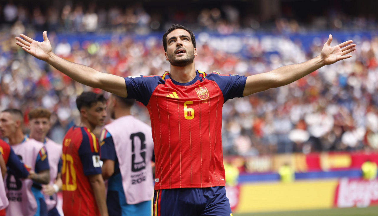 Mikel Merino celebra el gol que clasifica a España para lñas semifinales del Mundial