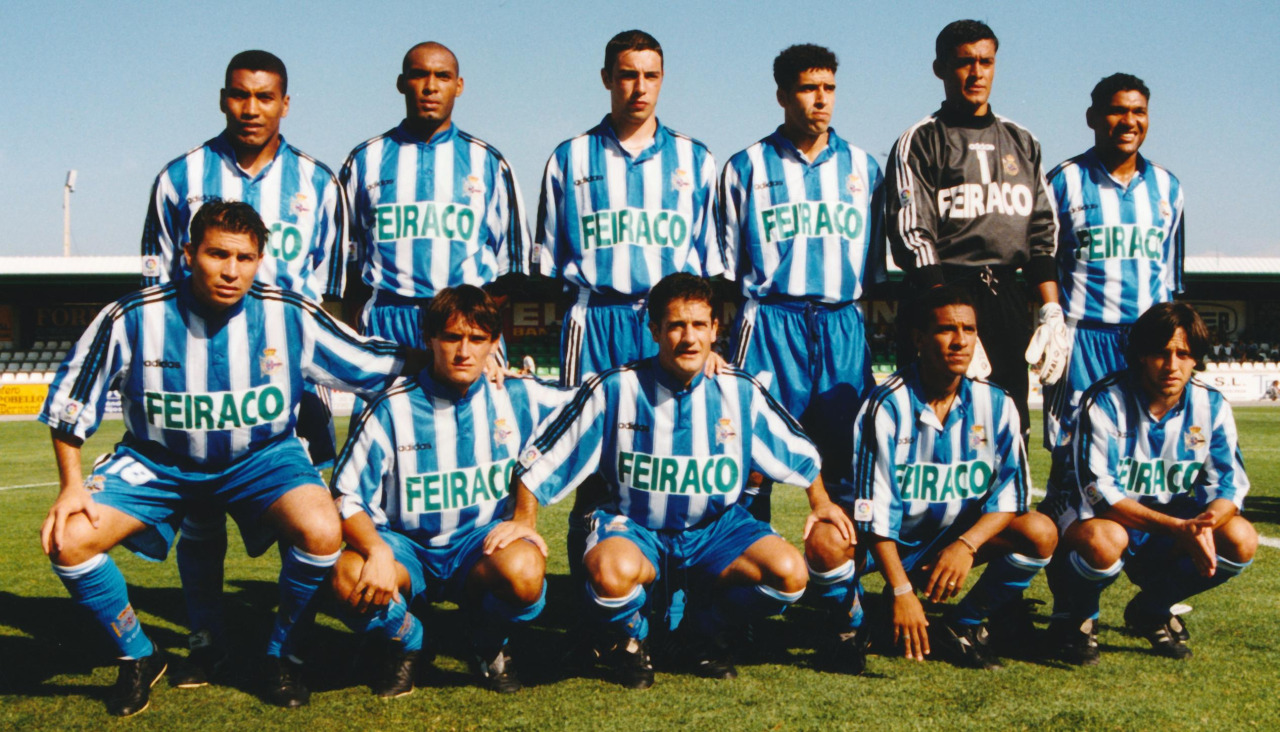 Debut del Deportivo con la equipación Adidas, en el primer partido de la pretemporada del curso 1997-98 ante el Villalbés en A Madalena