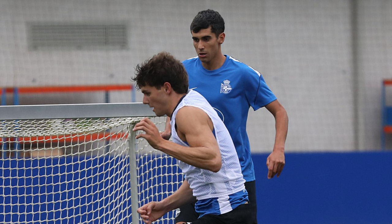 Adrián Guerrero y Villares en un entrenamiento del DeportivoSegundo entrenamiento del Deportivo de pretemporada en Abegondo