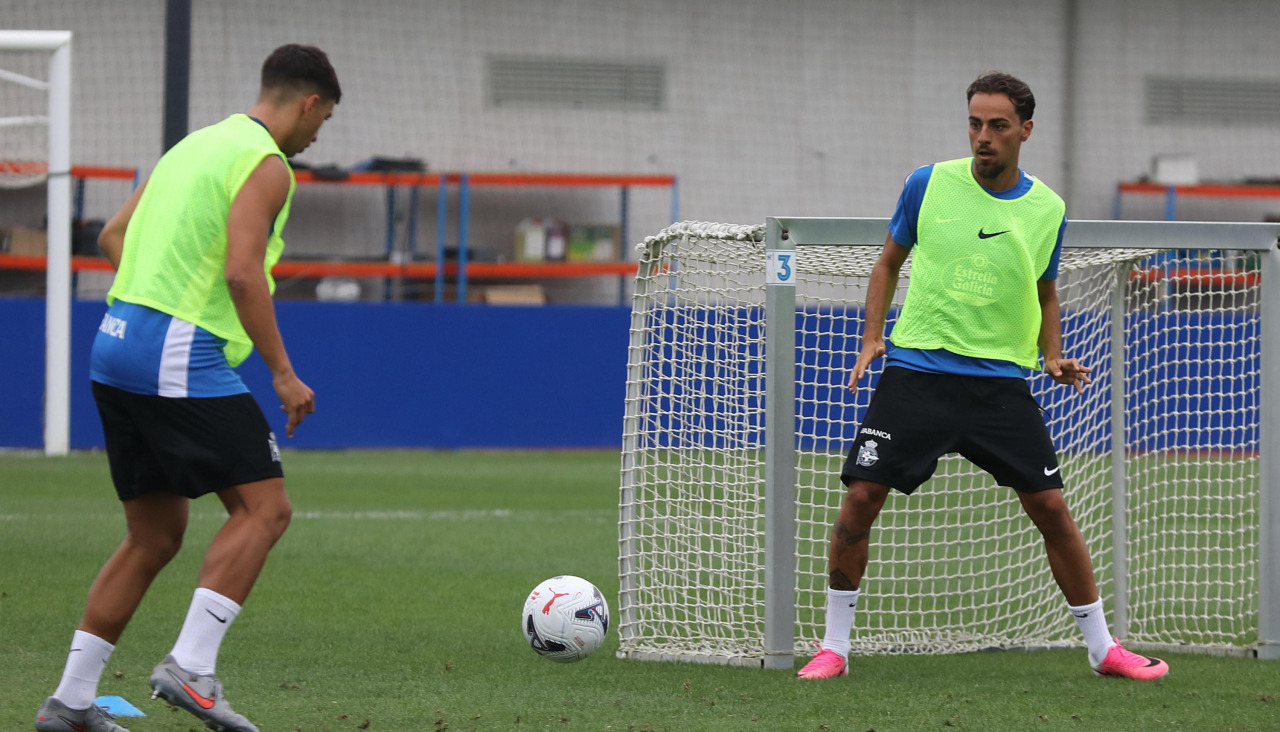 Quagliata protege la portería durante un entrenamiento de esta pretemporada