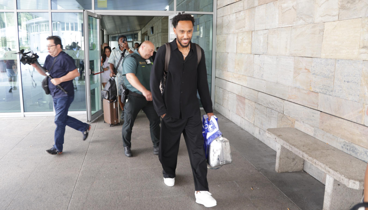 Aubameyang a su llegada a Alvedro