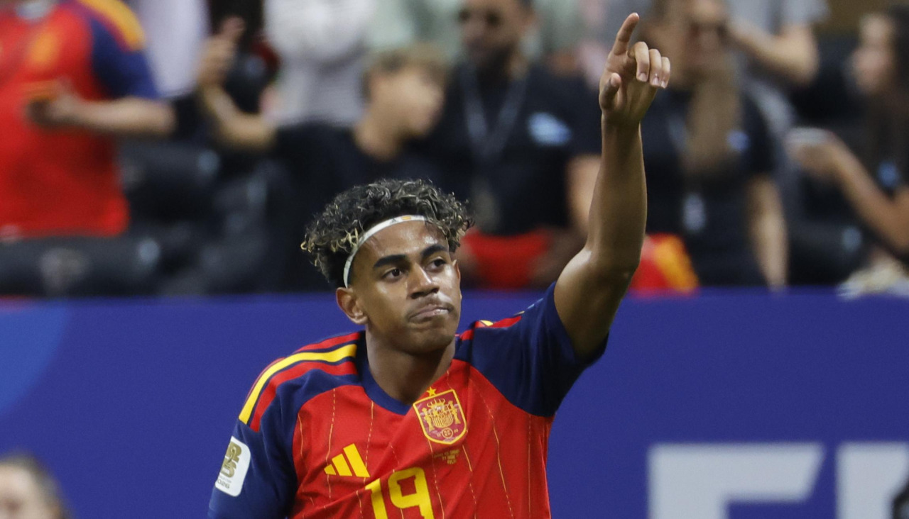 El delantero de la selección española Lamine Yamal celebra el primer gol del partido del Mundial 2026 entre España y Arabia Saudí