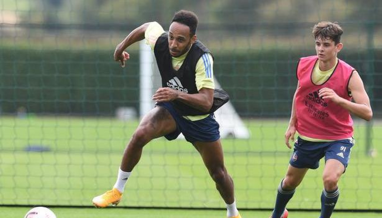 Aubameyang y Charlie Patiño durante un entrenamiento con el Arsenal
