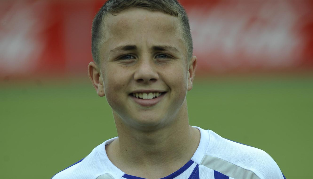 Angeliño, durante su etapa en el Deportivo, antes de disputar un partido de Liga Gallega InfantilLiga Gallega Infantil Temporada 2010-2011Deportivo-Residencia: 6-0El Deportivo se proclamó campeón de la liga infantil