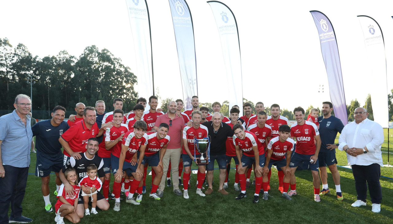 El Negreira, con el trofeo de campeón de la Copa Diputación de A Coruña