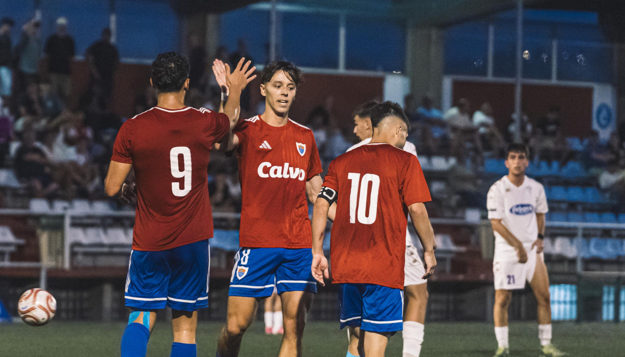 Los jugadores del Bergantiños celebran un gol contra el Silva