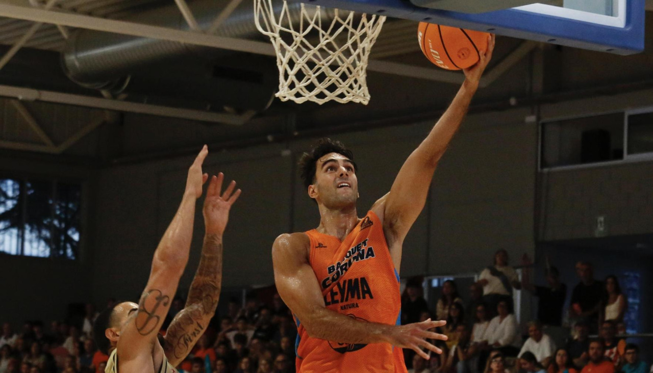Jacobo Díaz durante el Obradoiro-Leyma de Vilagarcía