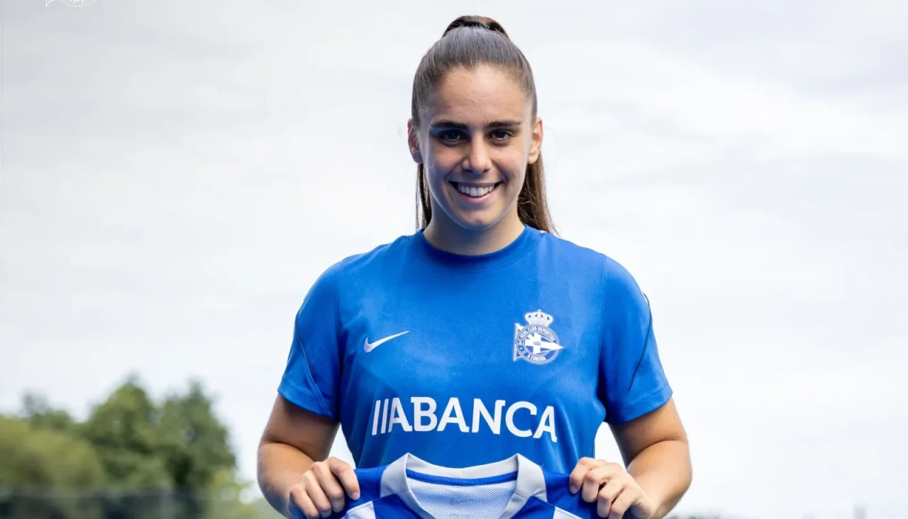Ainoa Gómez en su presentación como jugadora del Dépor