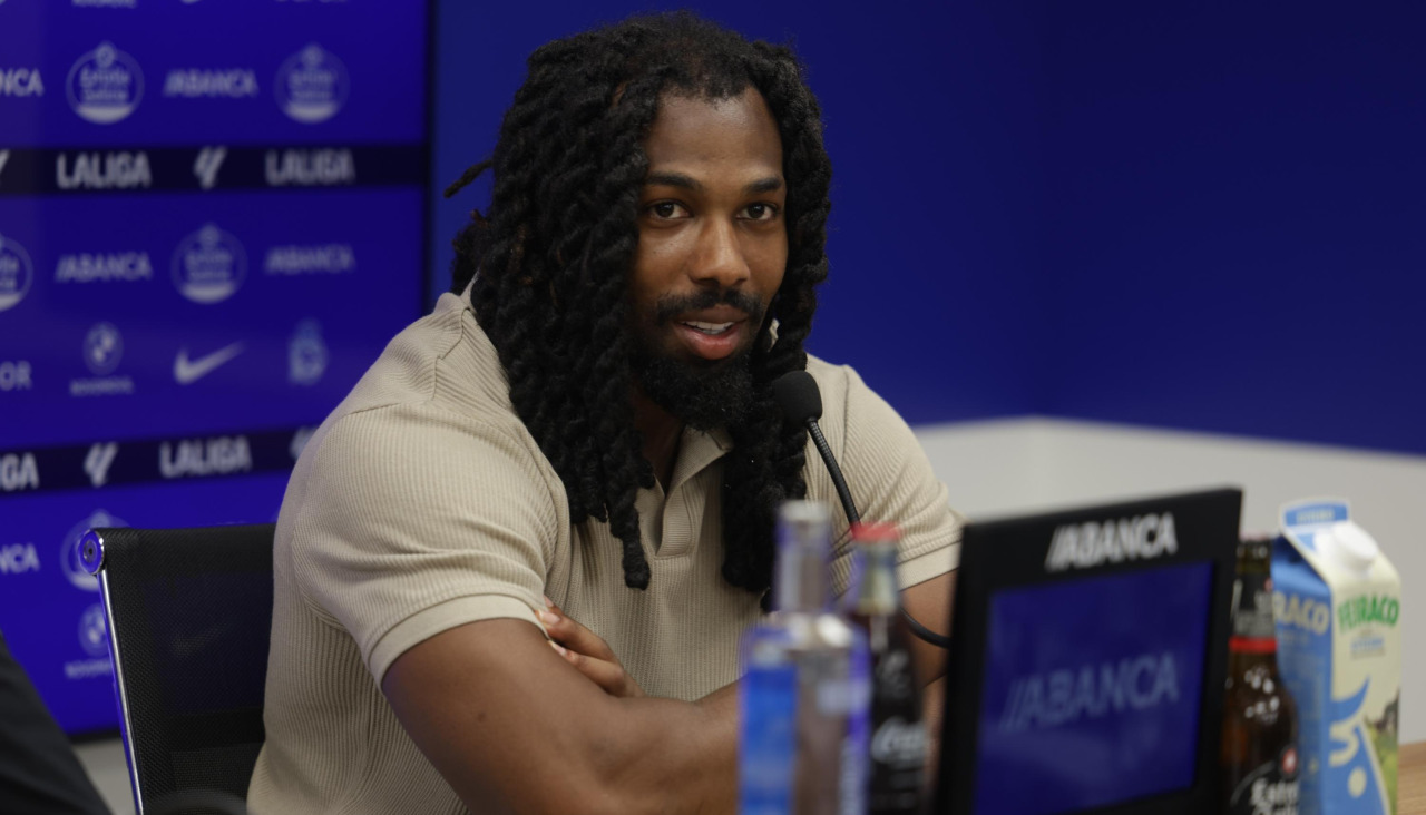 Adama Traoré en su presentación con el Deportivo