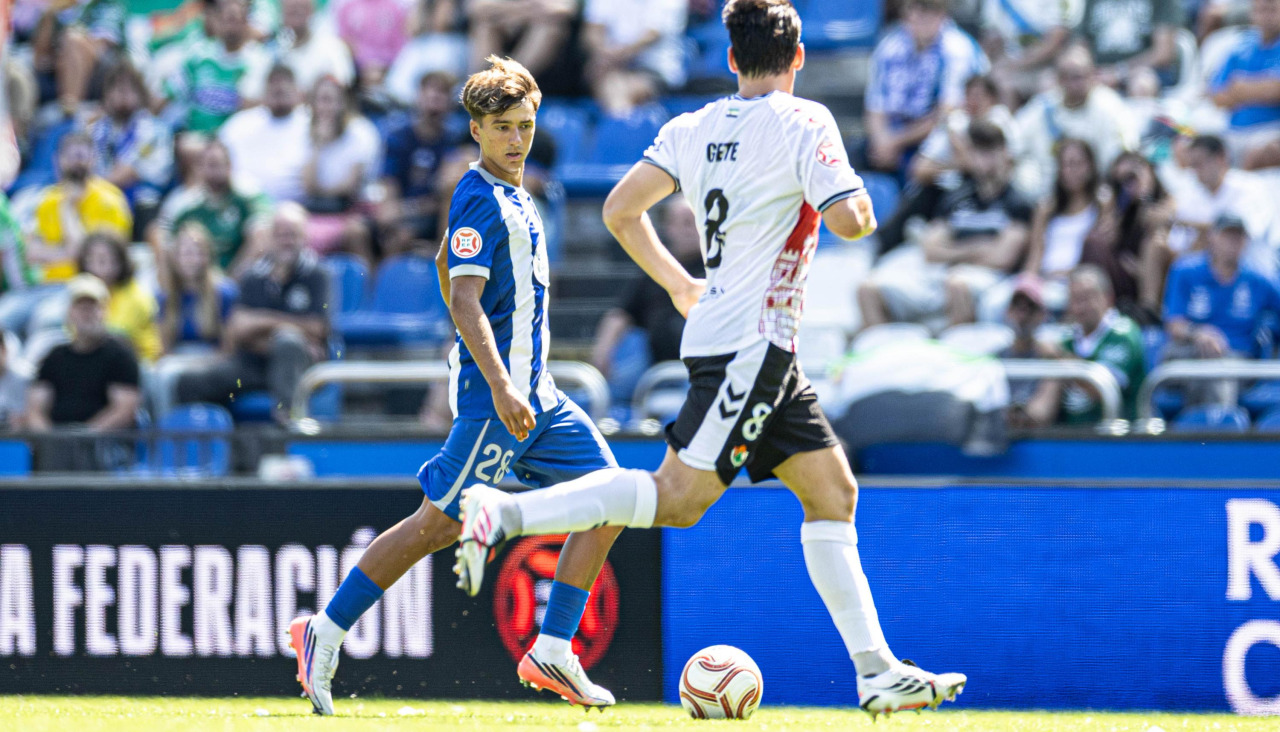 Mauro Valeiro en su debut con el Fabril ante el Cacereño