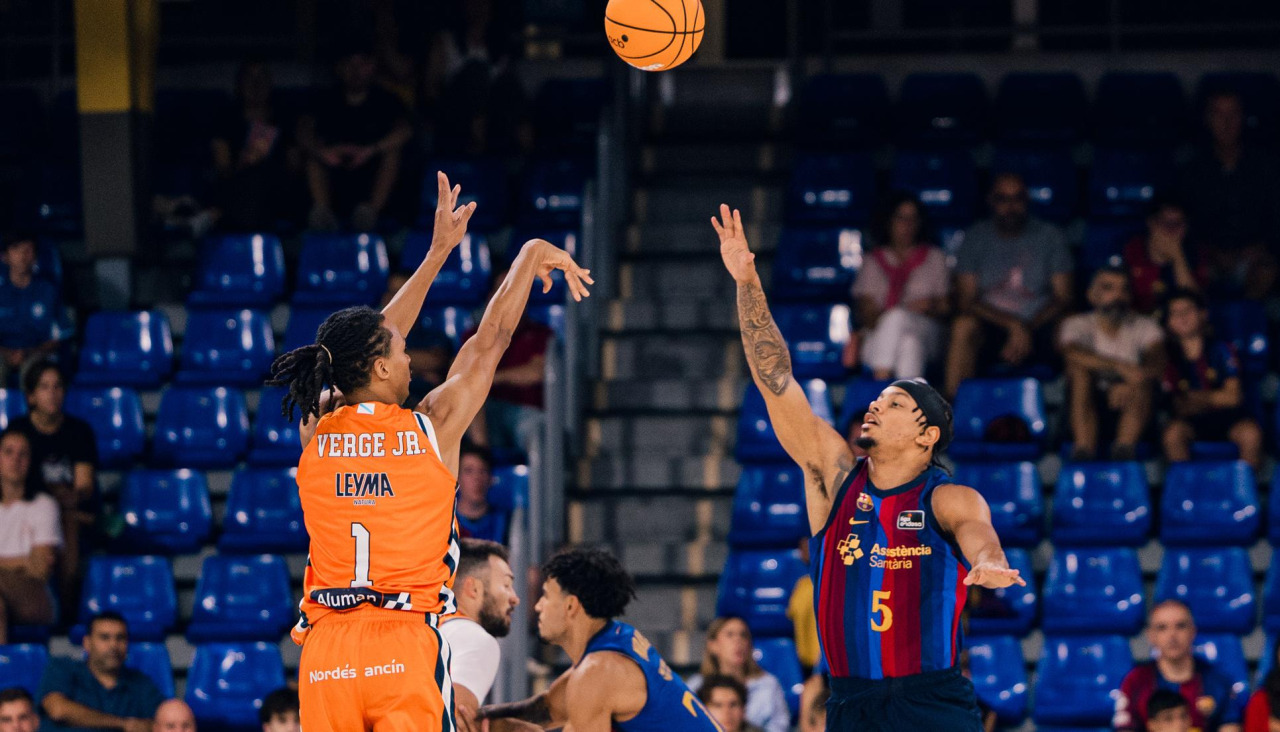 Alonzo Verge lanza ante Justin Robinson