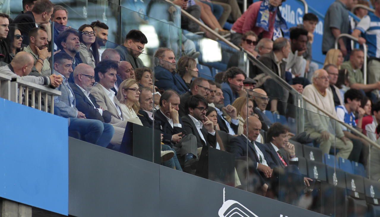 Fernando Soriano no acude al palco Presidencial en la segunda parte del partido @Quintana