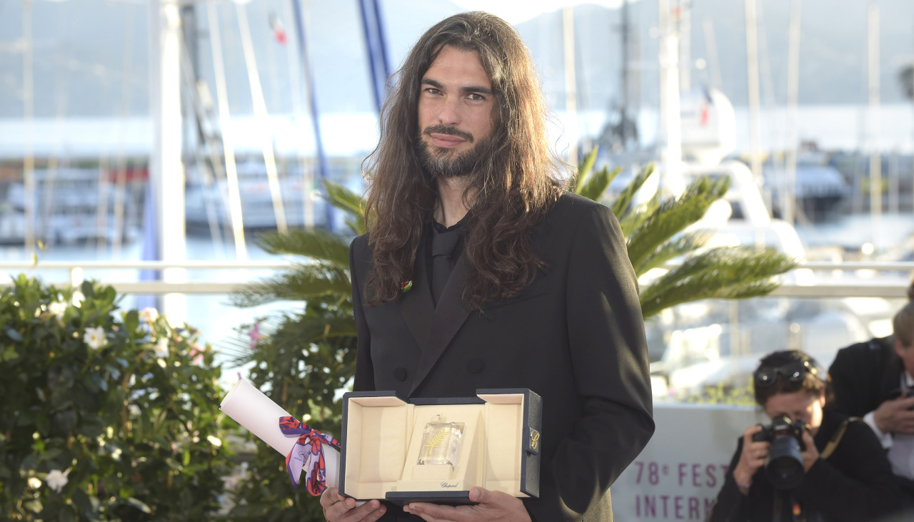 EuropaPress 6746440 director oliver laxe recibe premio jurado antes gala clausura festival cannes 20231137