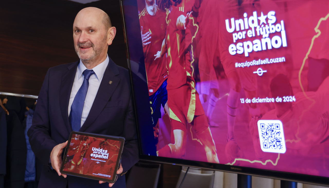 MADRID (ESPAÑA), 13/12/2024.- Rafael Louzán, candidato a la presidencia de la Federación Española de Fútbol (RFEF) en las elecciones del próximo día 16, presenta este viernes en Madrid su progr
