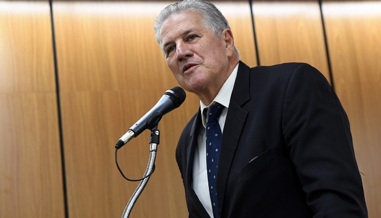 Joao leite hablando foto