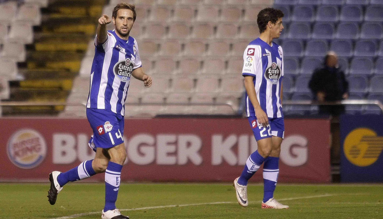 El futbolista asturiano celebra un gol durante su etapa como jugador del Deportivo quintana