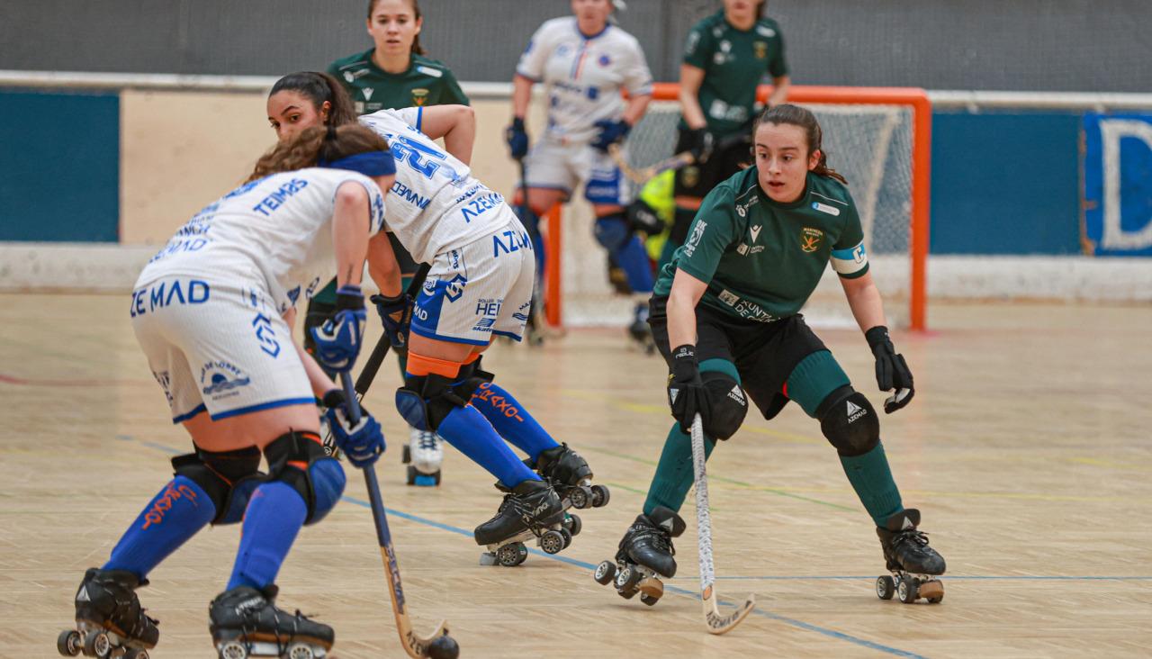 Jugada del partido entre el Marineda y el Raxoi