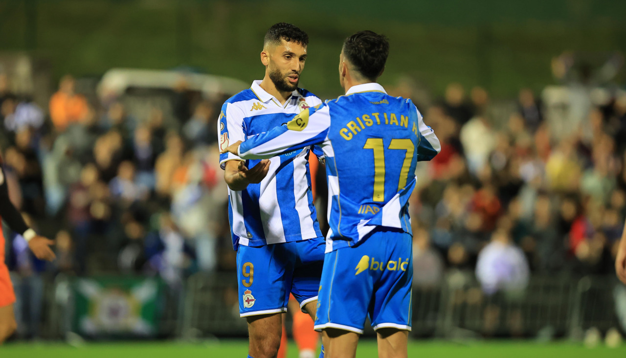 Eddahchouri y Cristian Herrera, durante el partido contra la UD Sámano