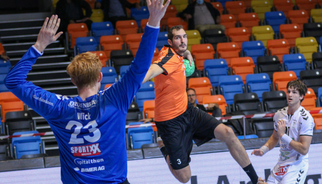 Ángel Montoro durante su etapa en el Kadetten Schaffhausen