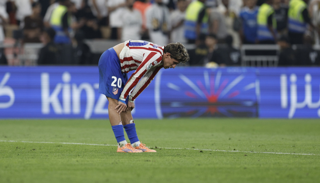 Giuliano Simeone se lamenta tras la derrota del Atlético en la Supercopa
