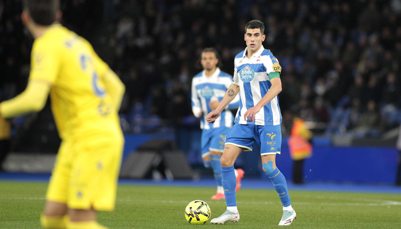Villares, en acción ante el Cádiz