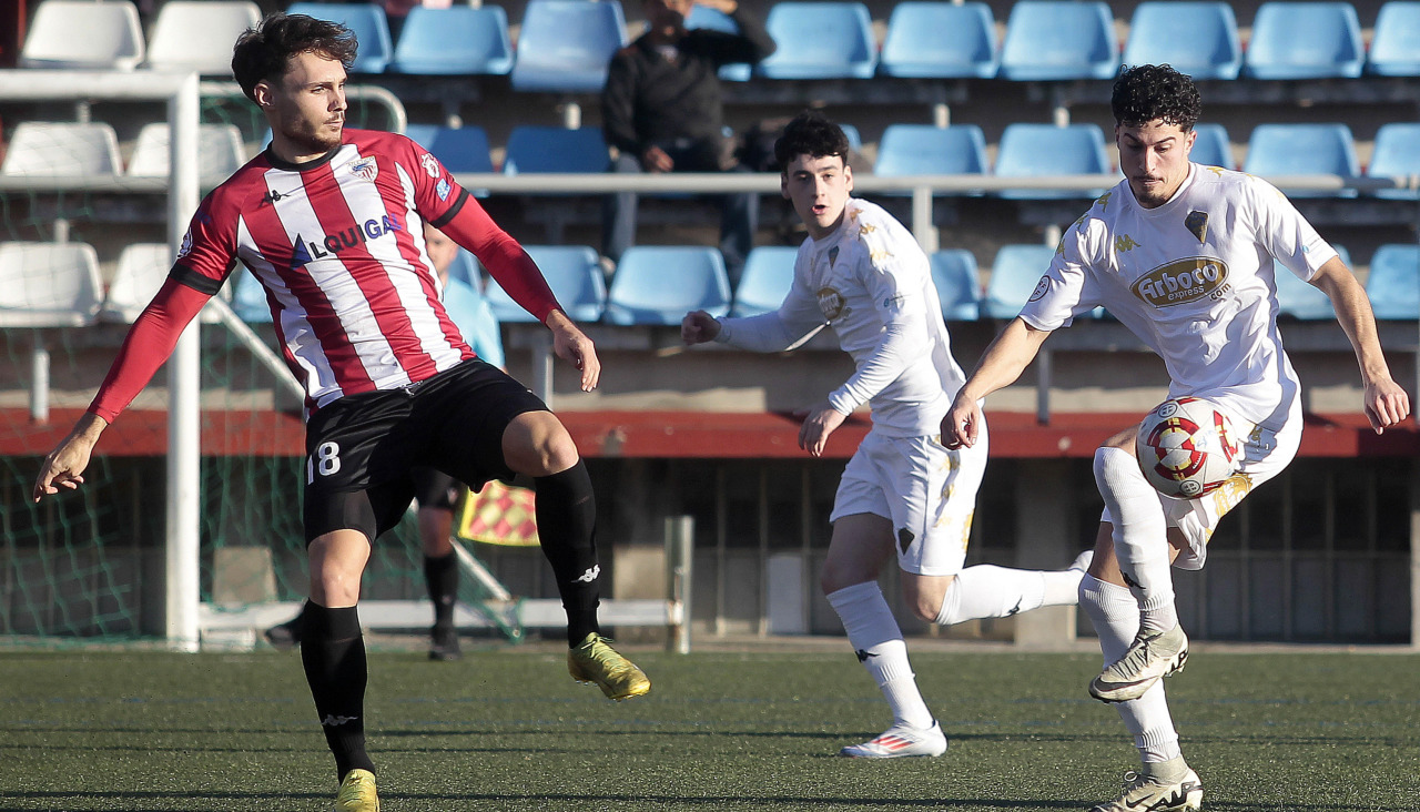 Una acción del Silva-Atlético Arteixo de la temporada pasada