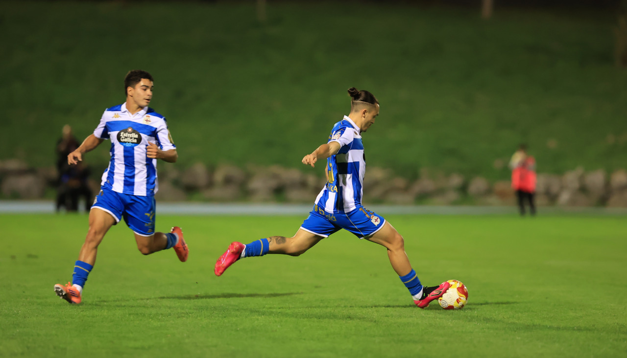 Pablo García y Luismi Cruz, durante el partido contra la UD Sámano