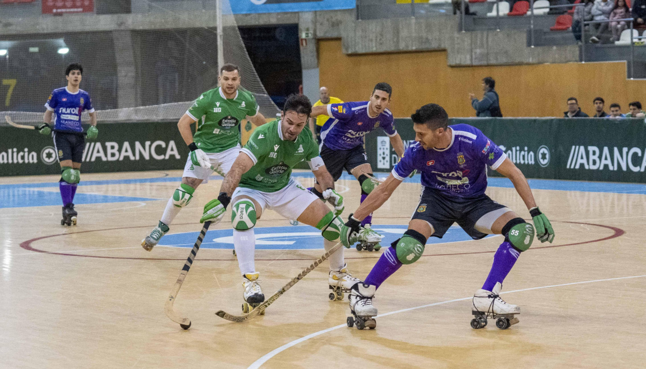 Dava Torres frente a Sergi Miras en el partido del Liceo contra el Cerdanyola