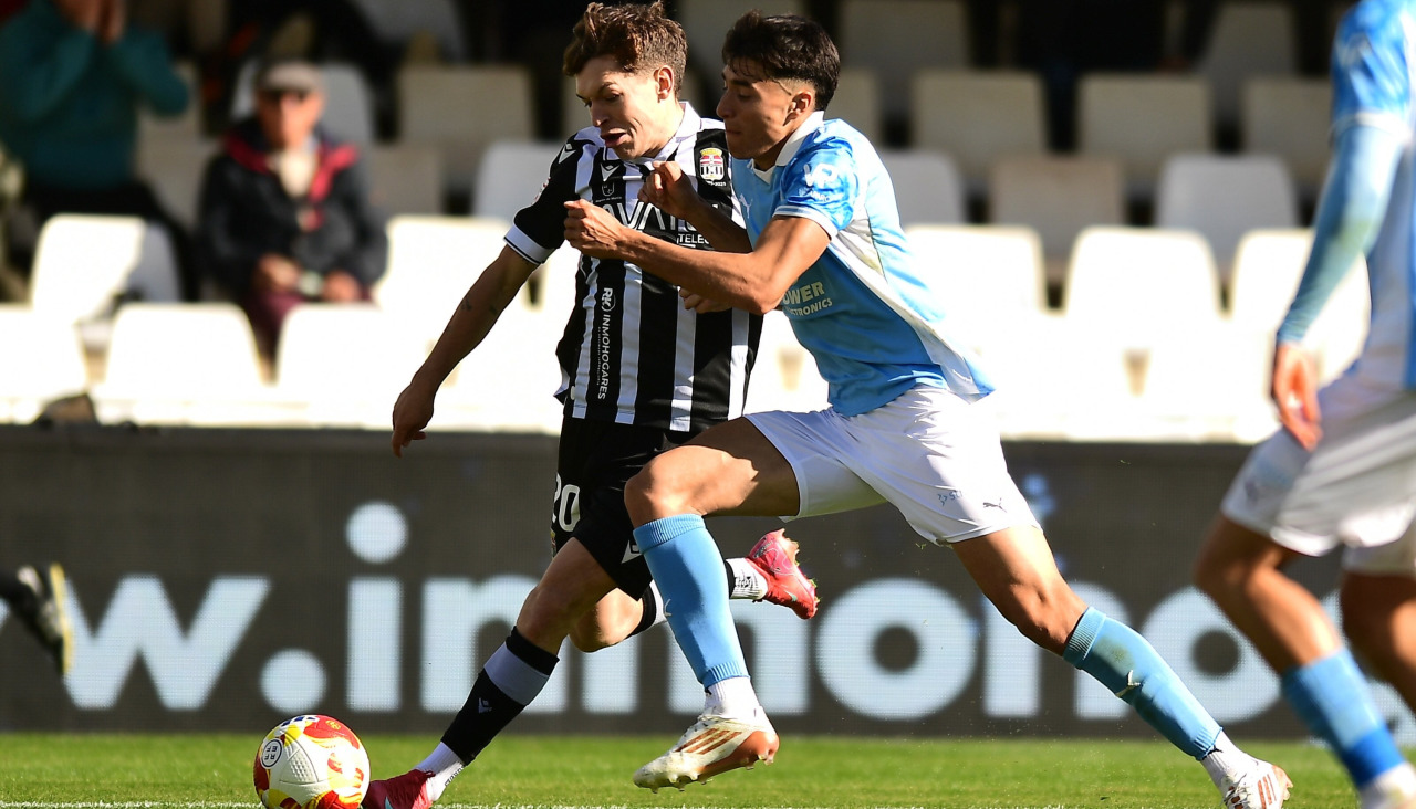 Diego Gómez, jugador del Deportivo cedido al Cartagena, durante un partido con el Efesé