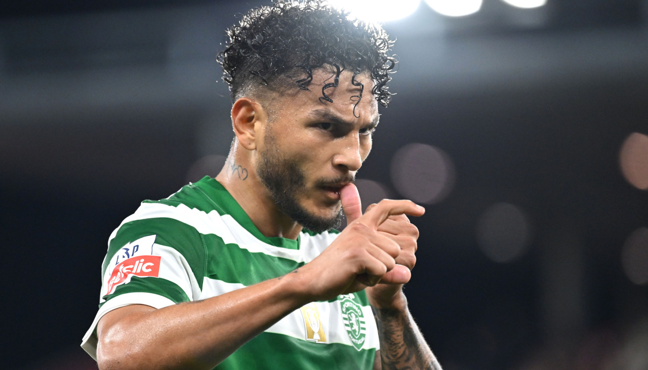 Luis Suárez festeja una diana con la camiseta del Sporting CP