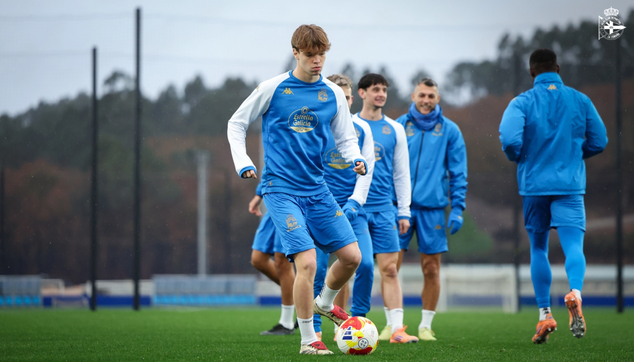 Xabi Campos en un entrenamiento con el primer equipo