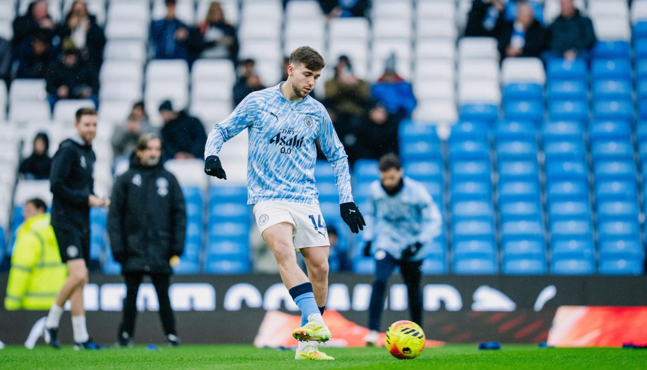 Nico González, durante el calentamiento previo a la victoria del Manchester City ante el Leeds United (3-2) el pasado 29 de noviembre