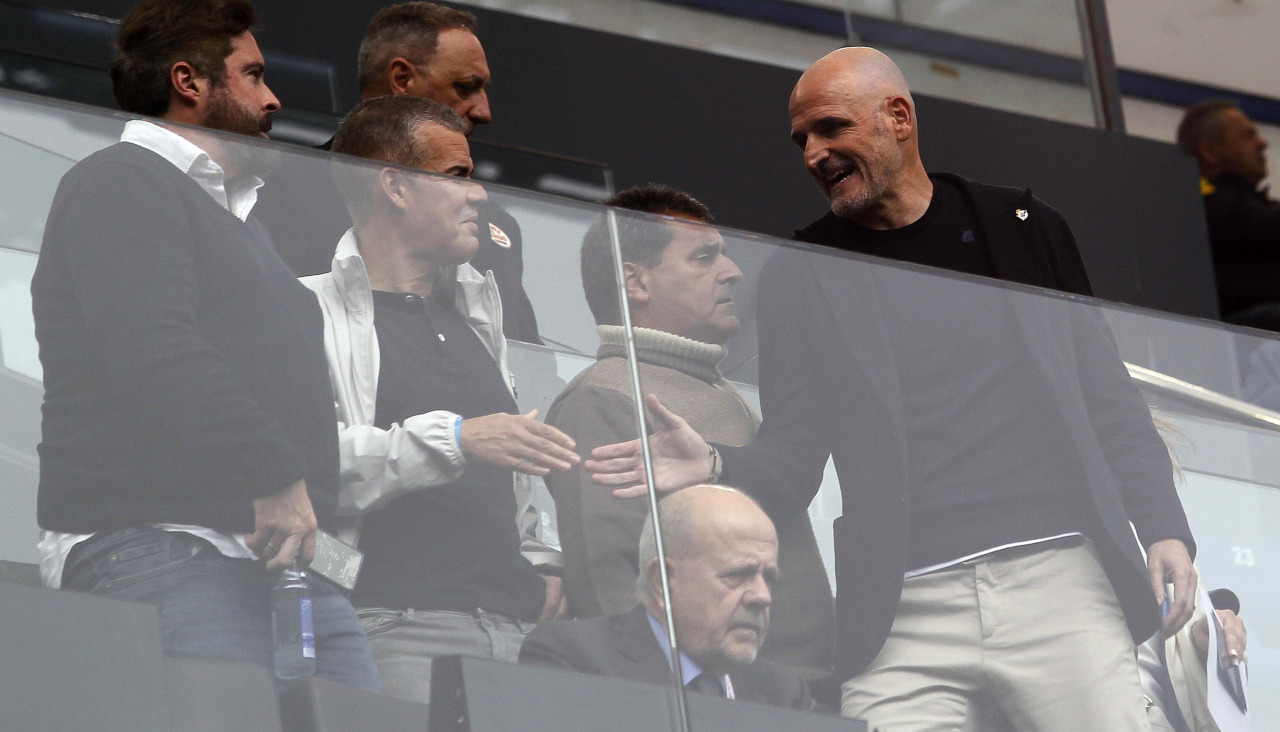 Fernando Soriano, en el palco de Riazor, durante un partido de esta temporada