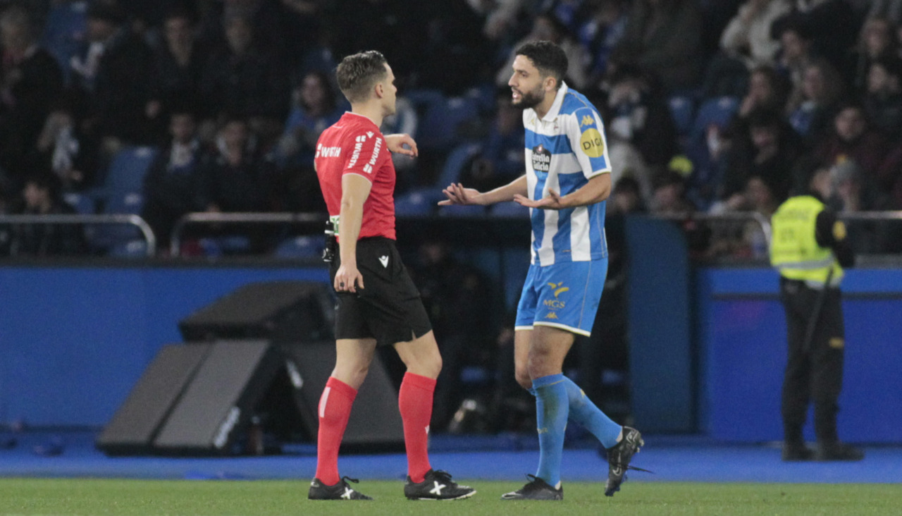 Eddahchouri vio la quinta amarilla en el partido ante el Racing