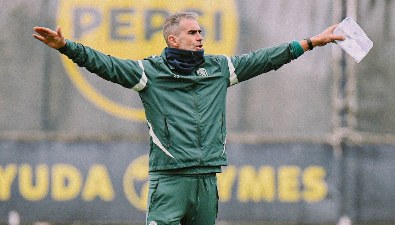 Gaizka Garitano, durante un entrenamiento reciente con el Cádiz