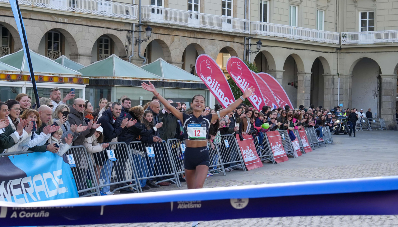 Edymar Brea cruza la meta de la C21 2026