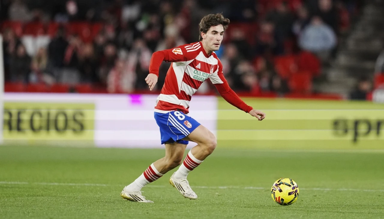 Pedro Alemañ durante un partido esta campaña con el Granada