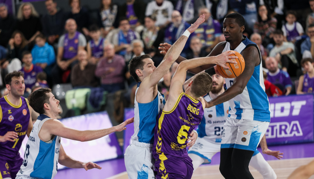 Imagen del Palencia-Gipuzkoa de la primera vuelta (64-76) (