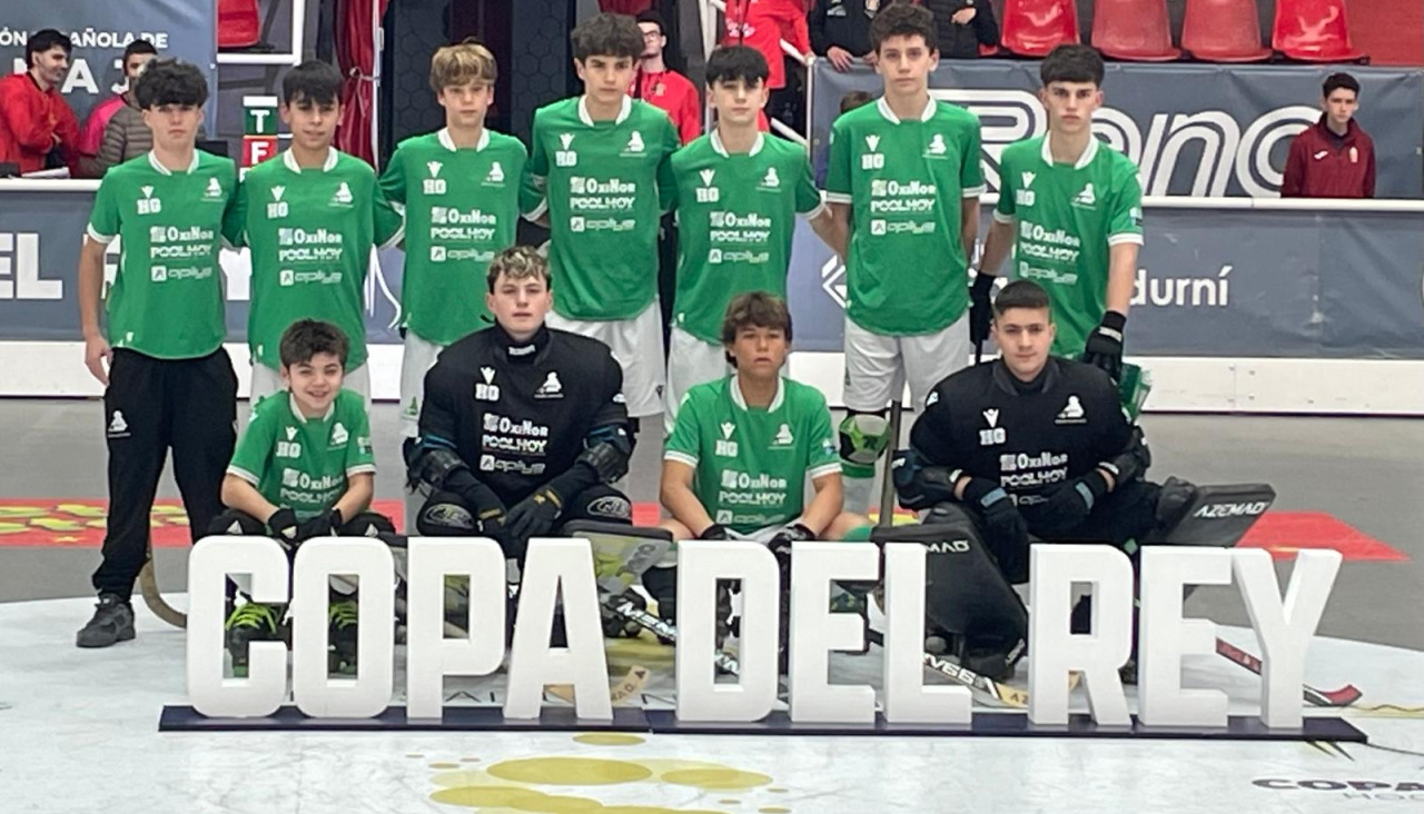 El equipo infantil del Liceo antes de su partido de la MiniCopa contra el Alcoi