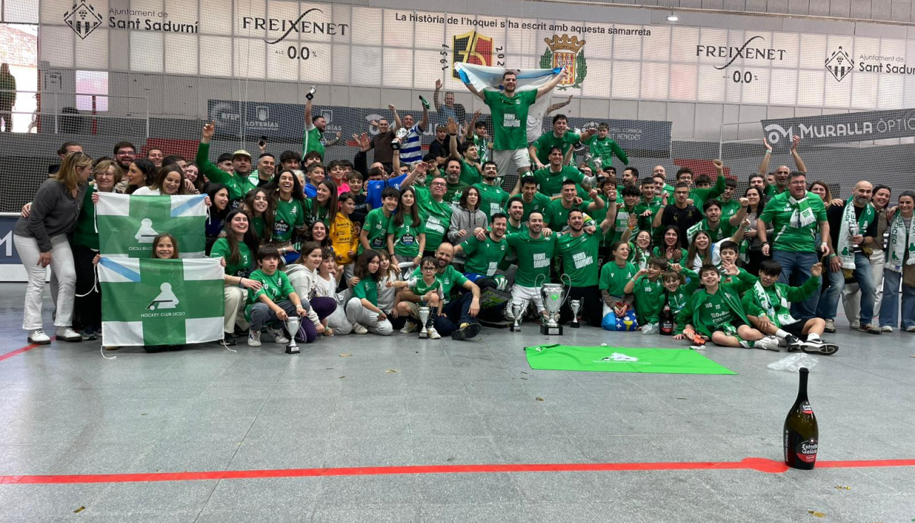 Los jugadores del Liceo celebran la Copa del Rey