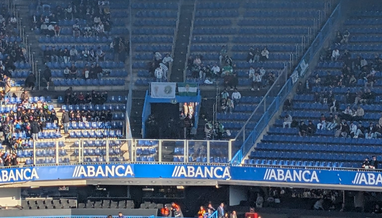 Afición del Córdoba en Riazor