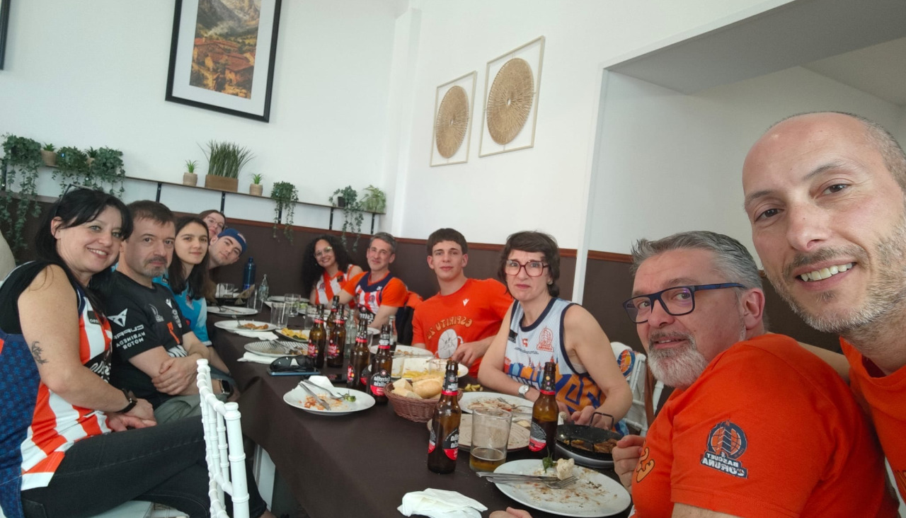 Aficionados del Leyma en Torrelavega