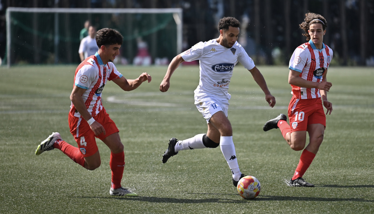 Bili trata de escaparse de Serrano y García